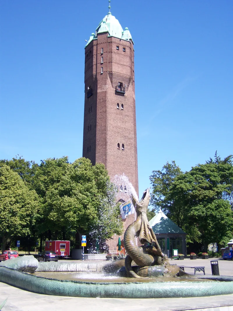 Trelleborgs Wasserturm und Sjöormen-Fontäne